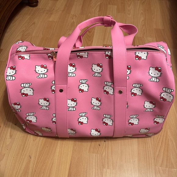 Hello Kitty pink duffle bag roller - Picture 1 of 3